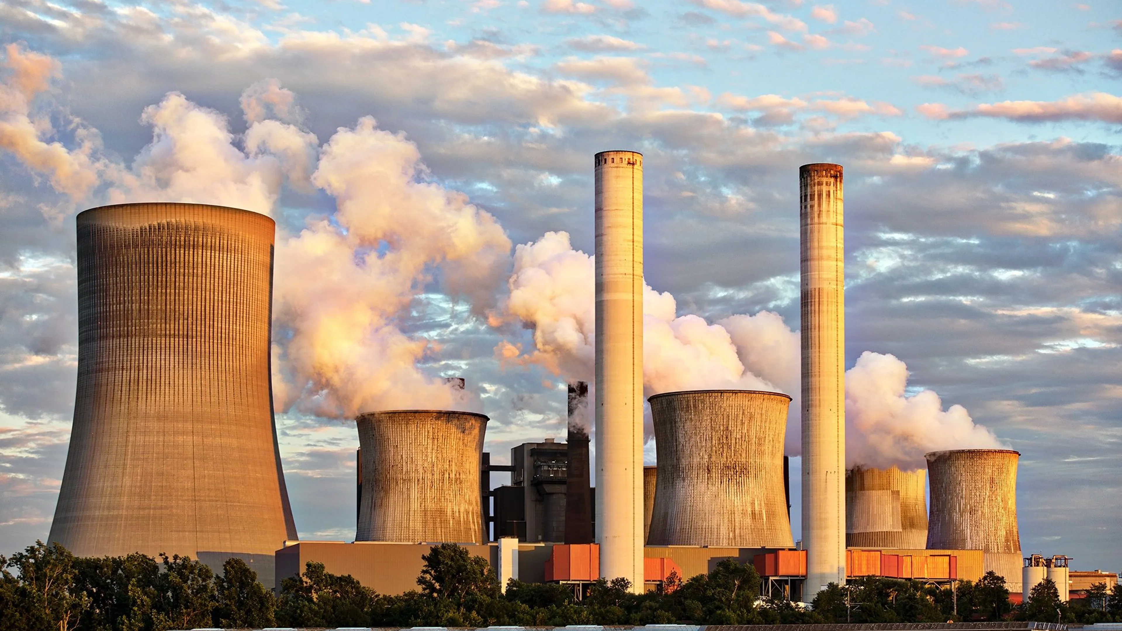 Cooling and process structures at an industrial plant