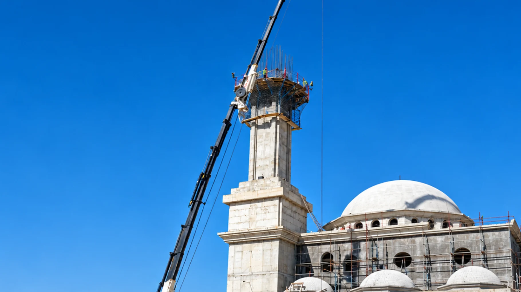 Minaret construction at the Haznevi Mosque Complex in Gaziantep