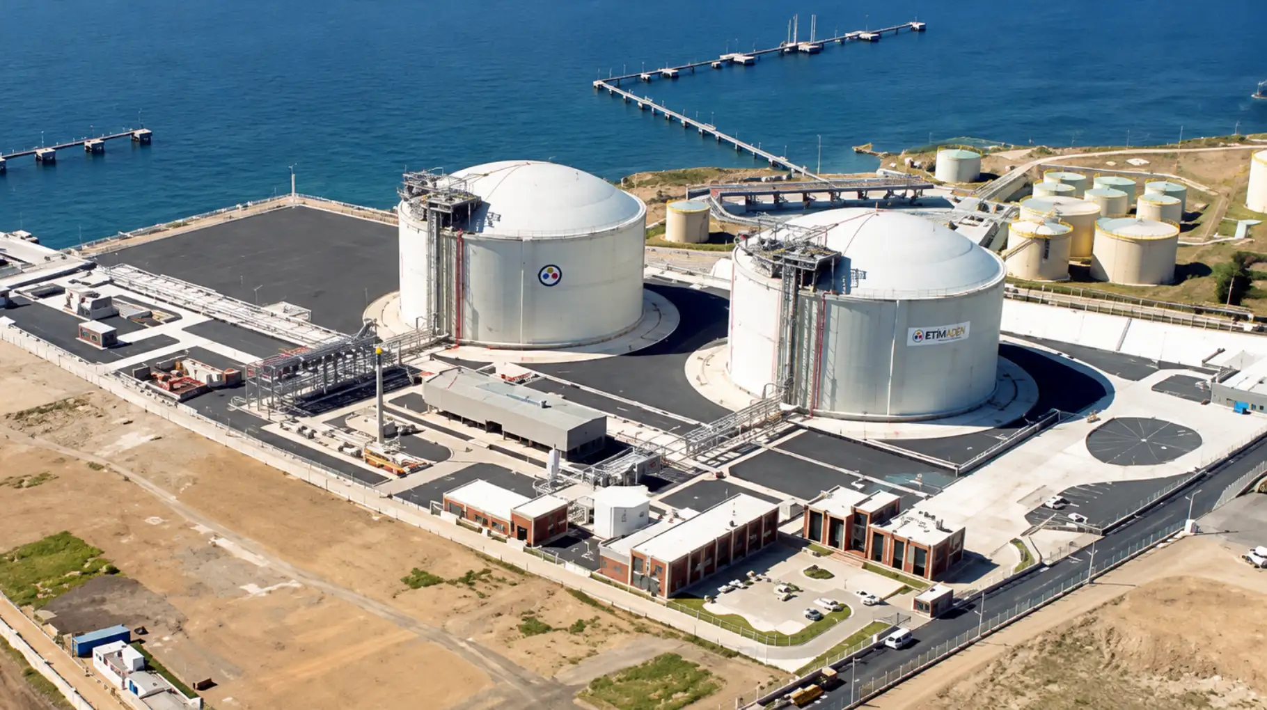 Aerial view of an LNG terminal with two storage tanks in Türkiye