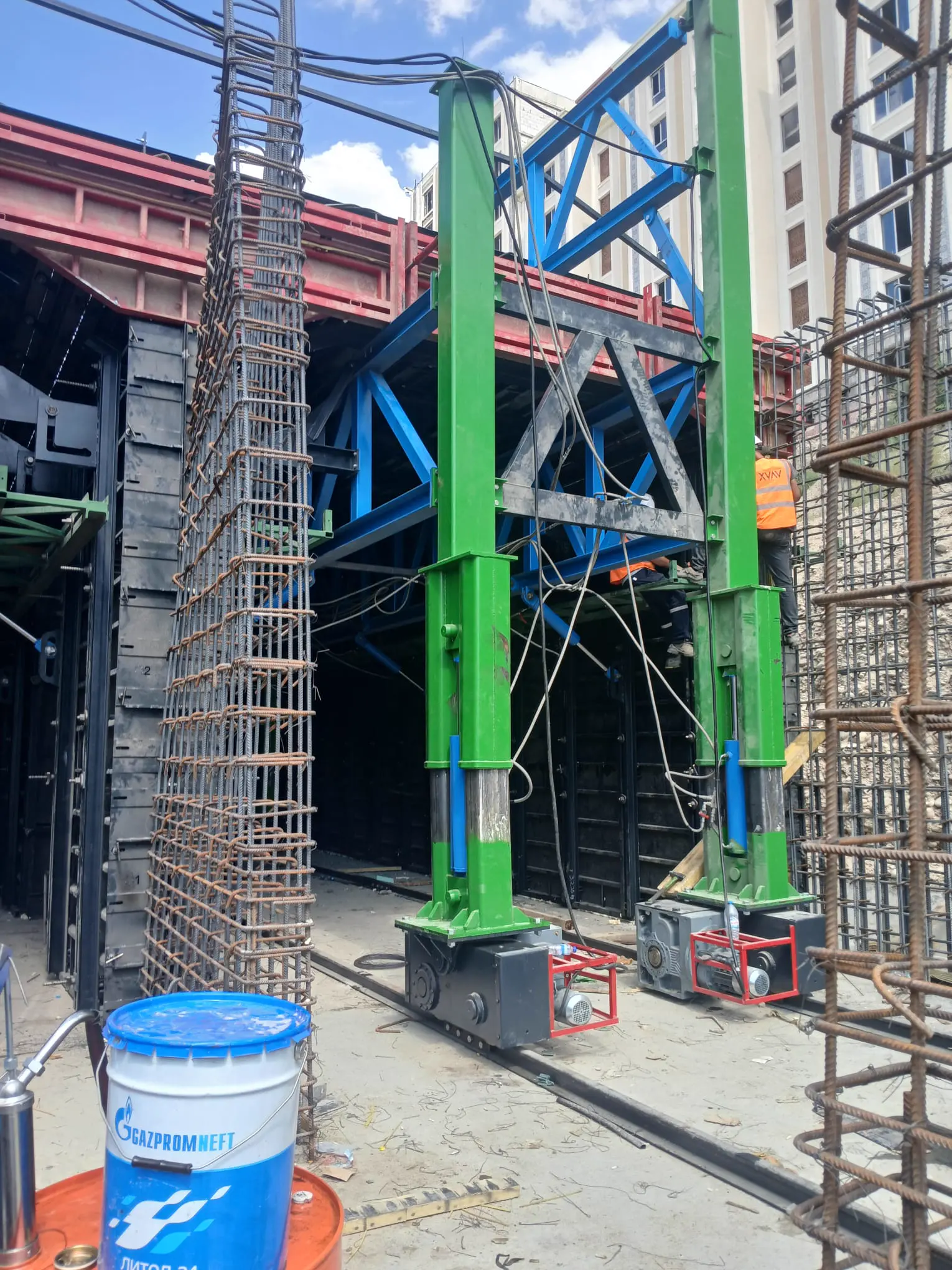 Pieds hydrauliques et chariot du coffrage de tunnel sur rails, Tachkent