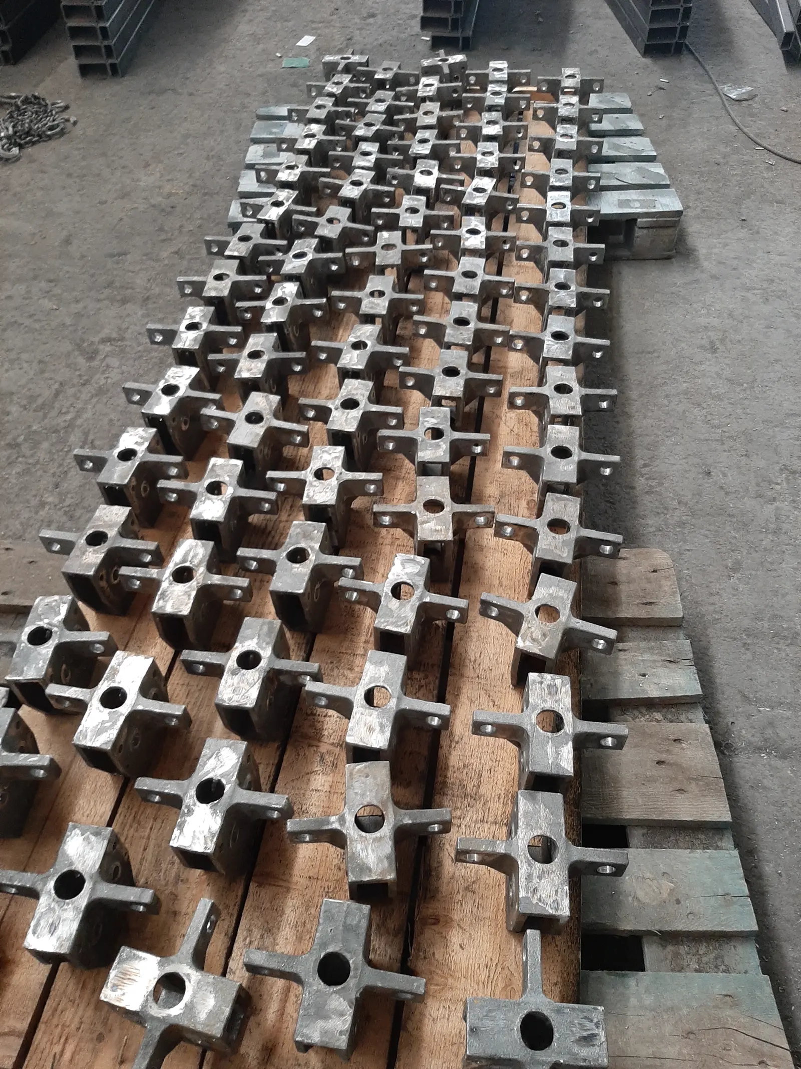 Pièces d’assemblage métalliques fabriquées pour le système de coffrage glissant du Turkménistan